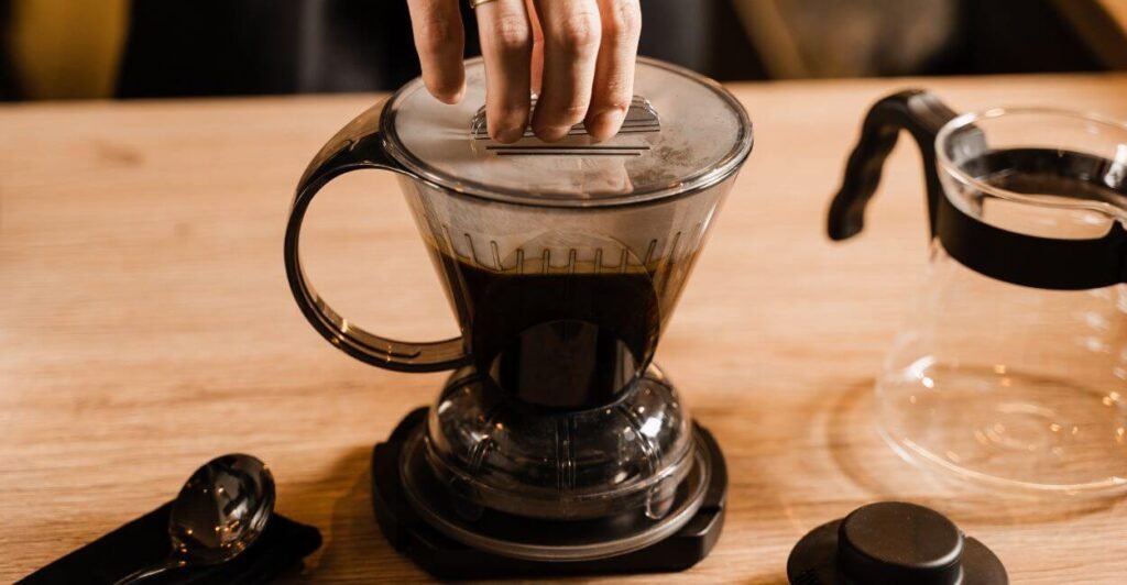clever-dripper-vs-v60-comparacao-metodos-cafe